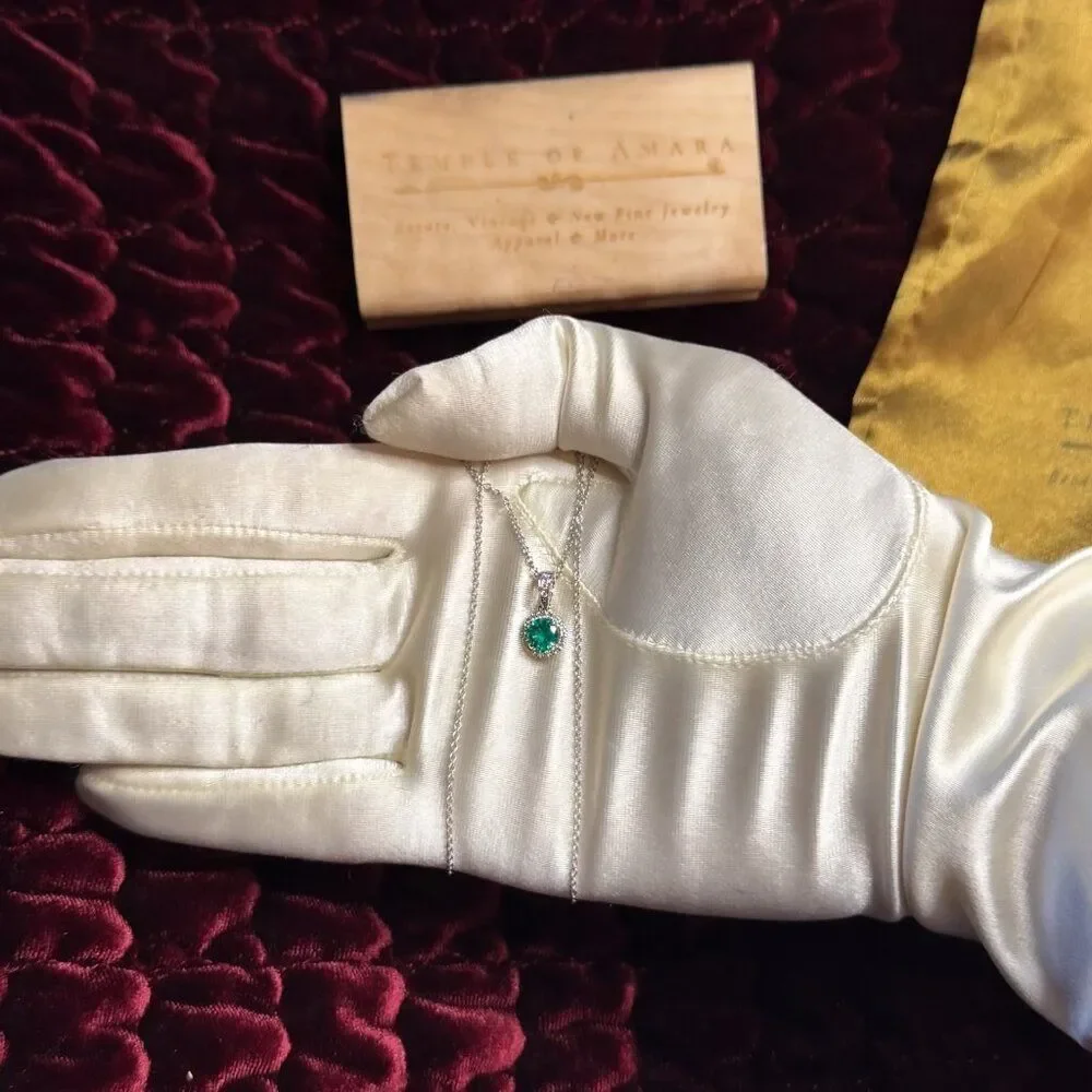 18K White Gold- Colombian Emerald & Diamond Necklace -18"- 3/4cttw -Halo -2.6g - Picture 15 of 16